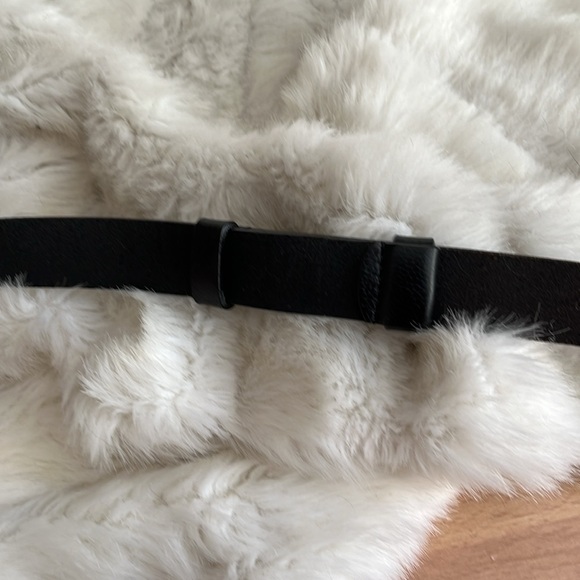 Vintage western leather belt! Solid metal detailing and adjustable! - Picture 6 of 7